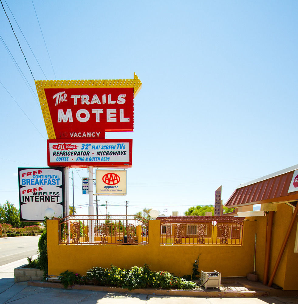 Trails Motel Lone Pine Extérieur photo