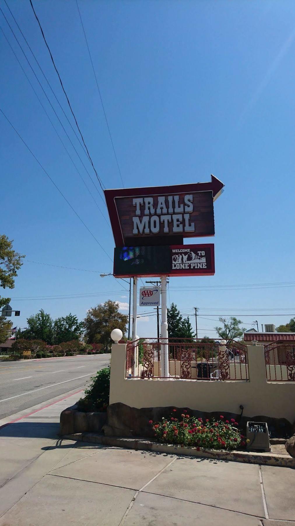 Trails Motel Lone Pine Extérieur photo